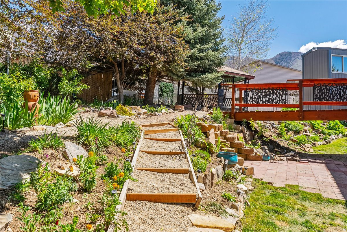 SALEM HILLS - Residential
