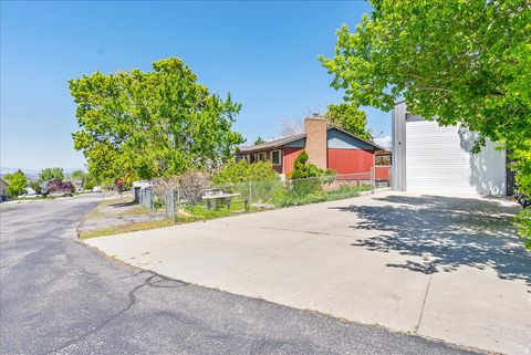 Tiny photo for 11 S CLARK LN, Elk Ridge, UT 84651 (MLS # 2155129)