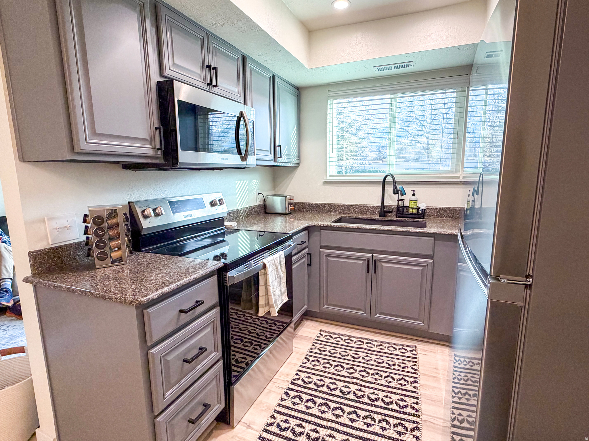 QUIALBROOK EST. - Residential