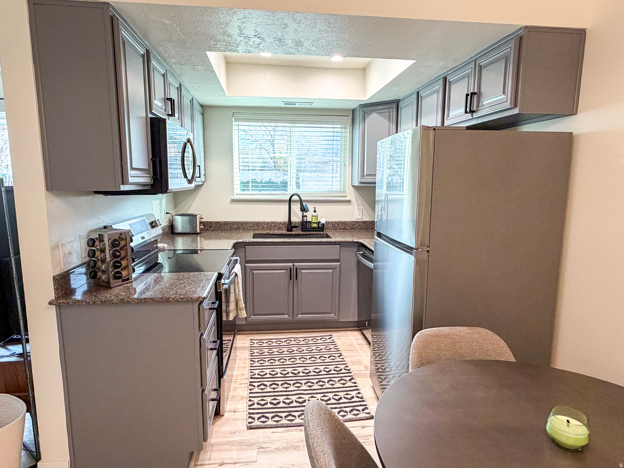 QUIALBROOK EST. - Residential