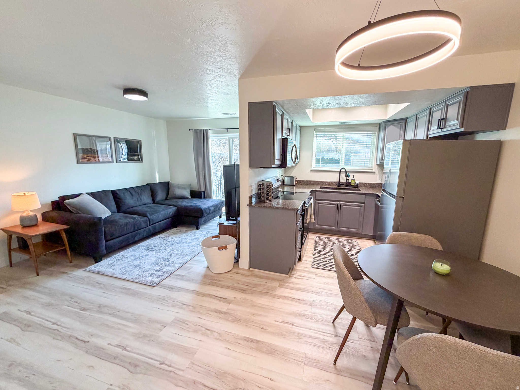 QUIALBROOK EST. - Residential