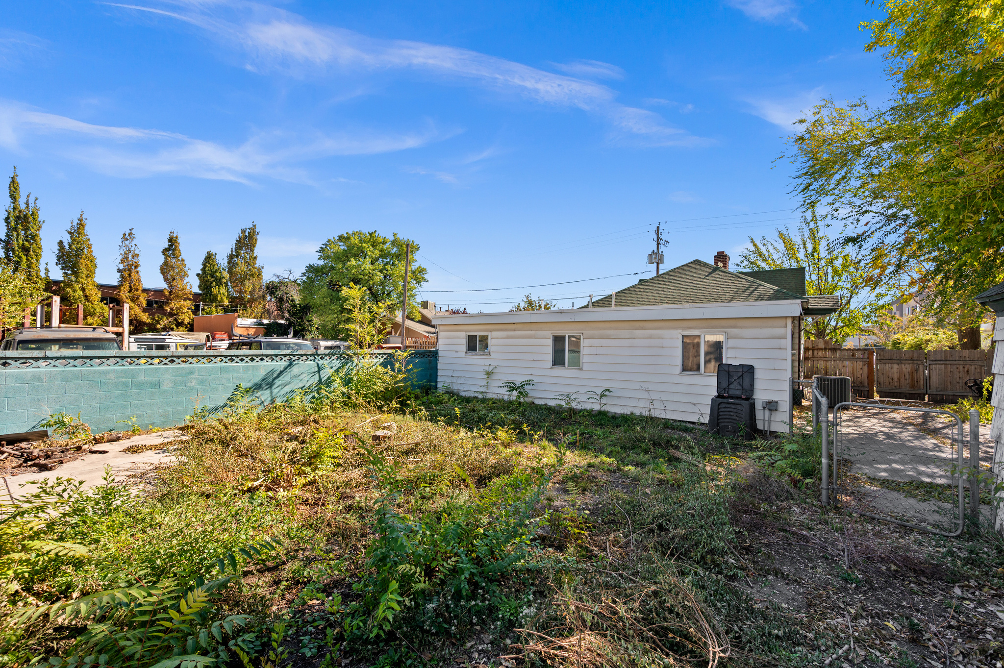 FIVE ACRE - Commercial Sale