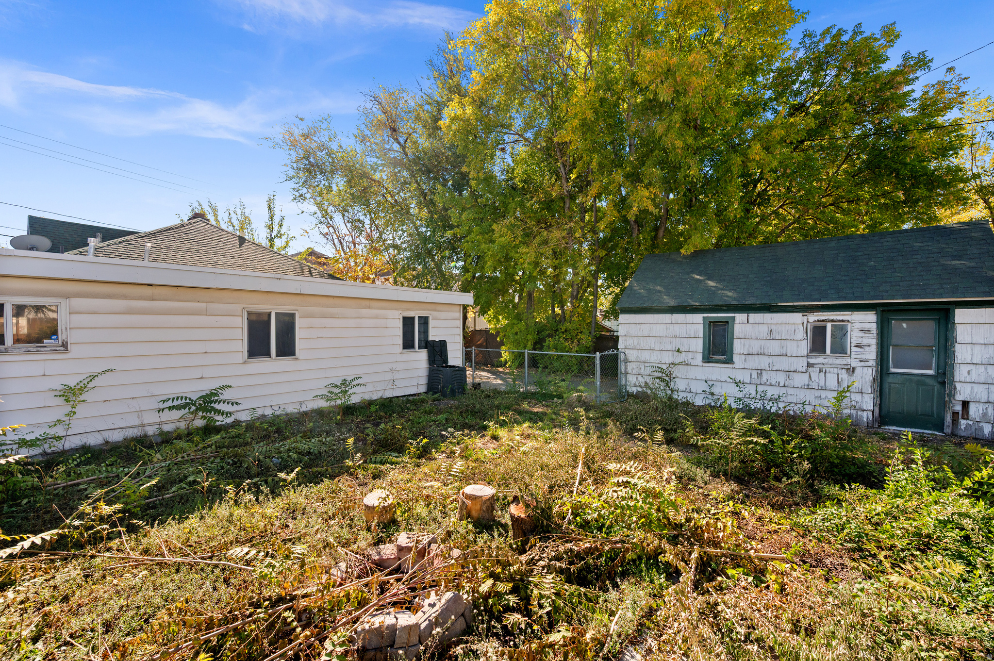 FIVE ACRE - Commercial Sale