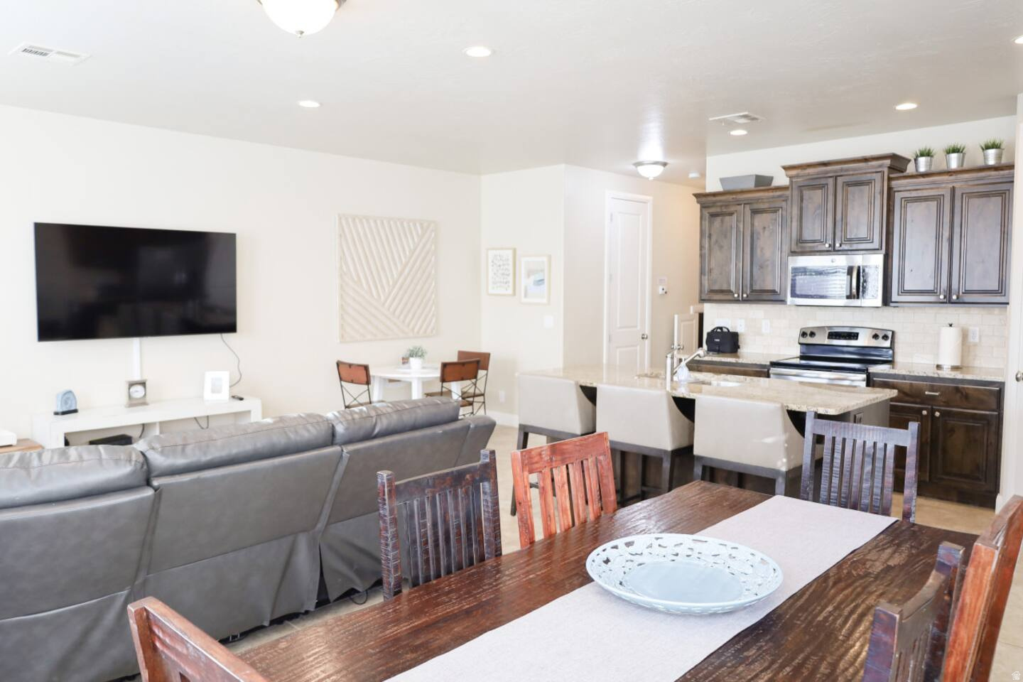 CORAL RIDGE TOWNHOMES PH 3-C - Residential