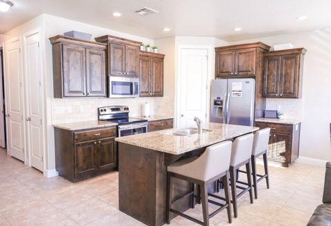 Tiny photo for 4285 E RAZOR RIDGE DR, Washington, UT 84780 (MLS # 2147303)