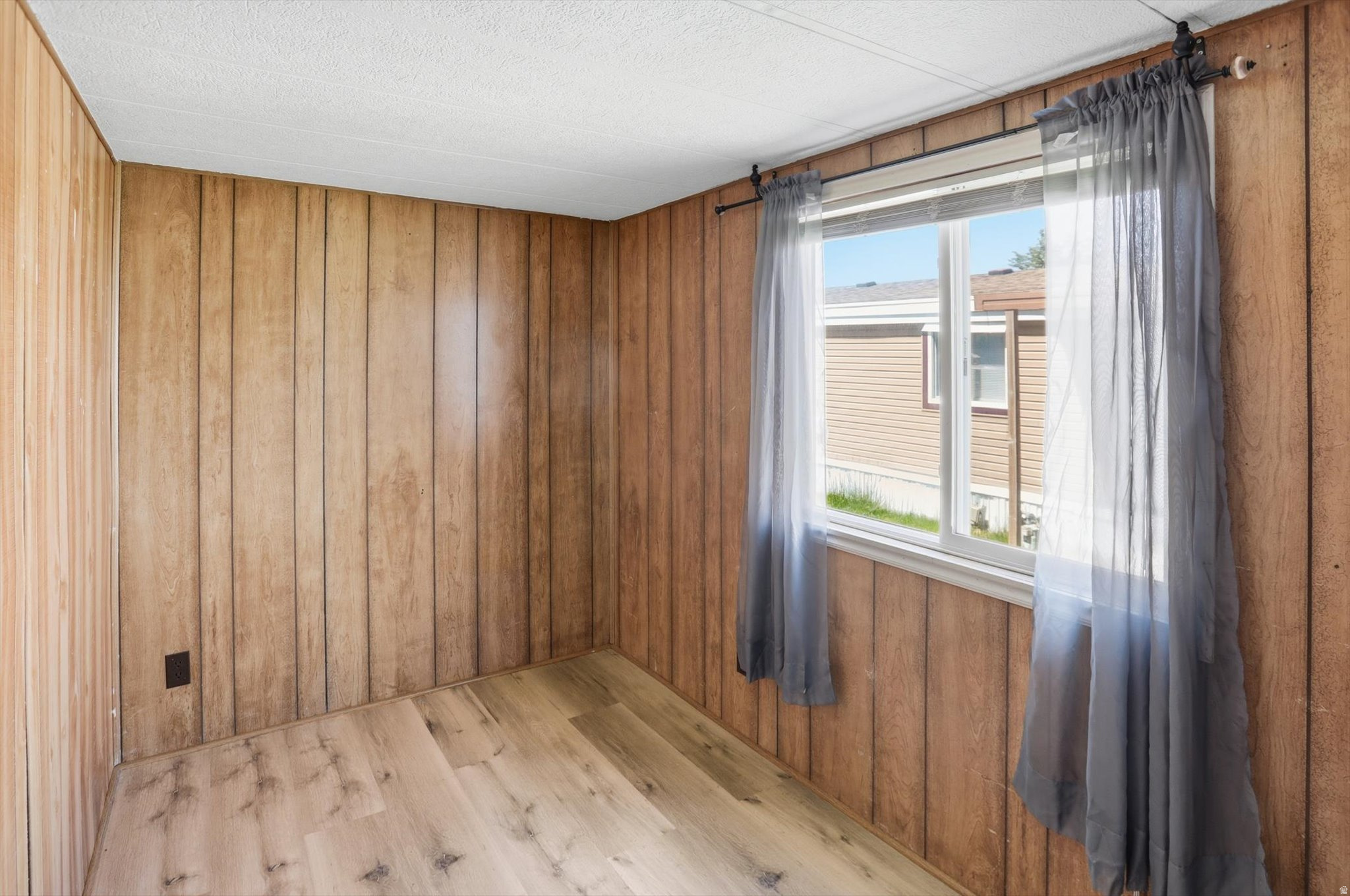 MIDLAND COMMUNITY - Residential