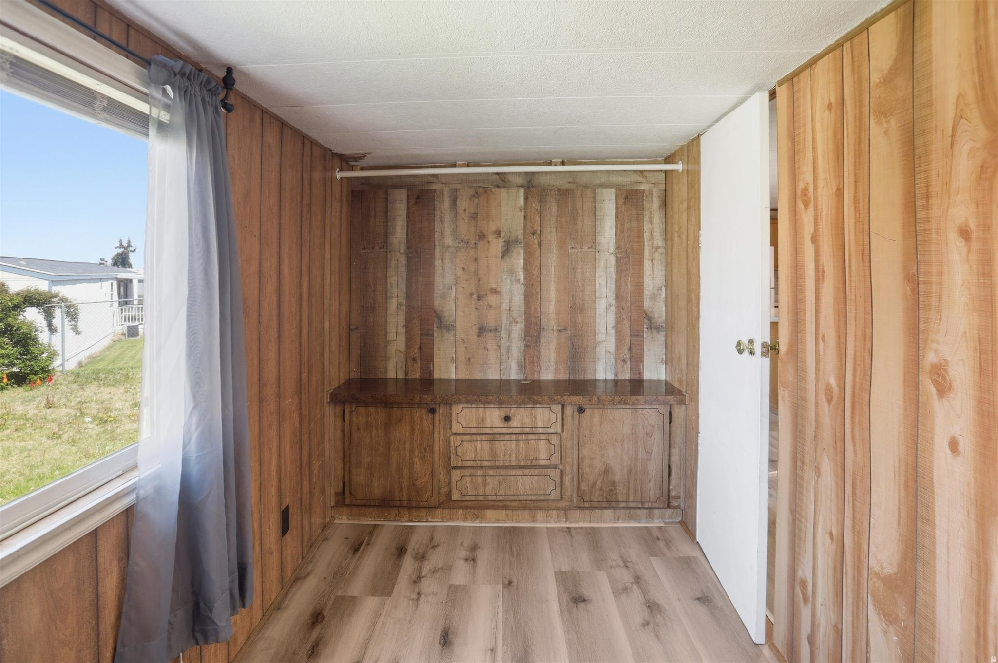 MIDLAND COMMUNITY - Residential