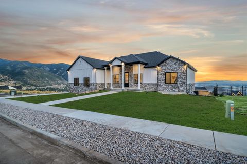 Tiny photo for 851 E MOUNTAIN RD, North Ogden, UT 84414 (MLS # 2140681)