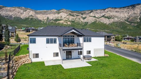 Tiny photo for 851 E MOUNTAIN RD, North Ogden, UT 84414 (MLS # 2140681)