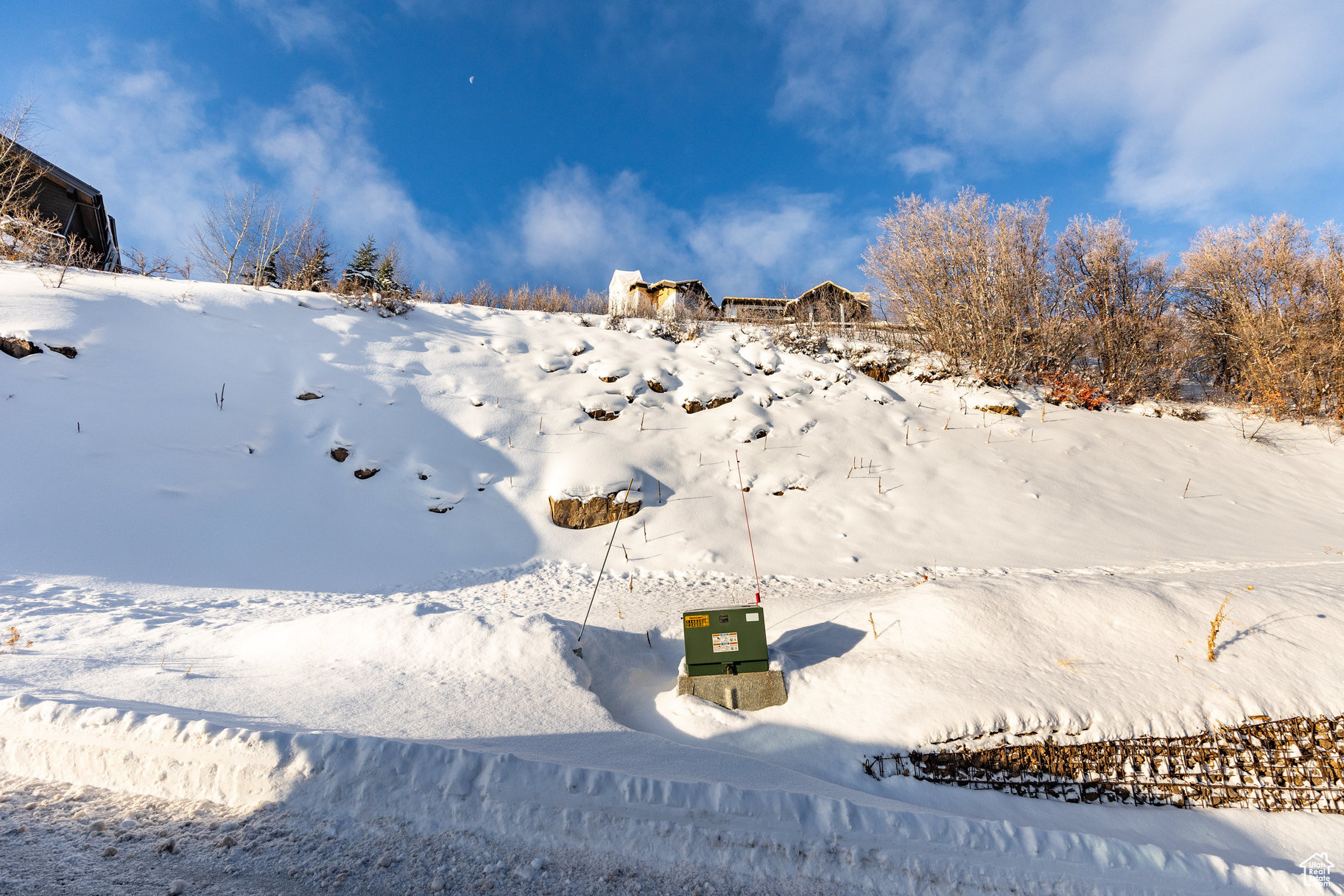 DEER CREST ESTATES - Land