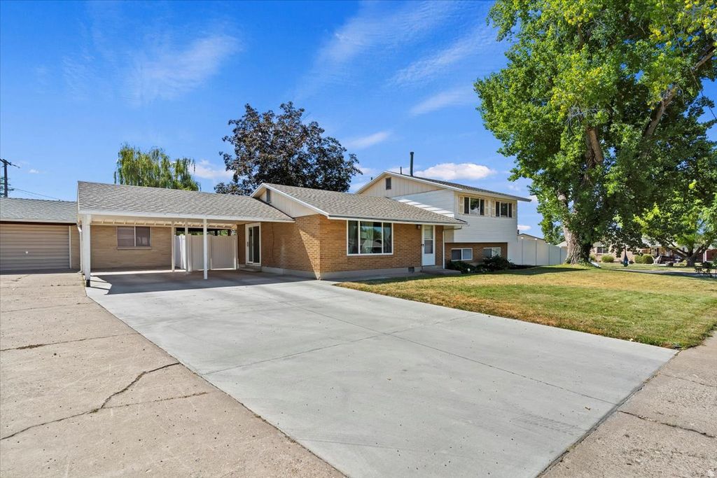 Photo of 1847 W JOHN ST N, Layton, UT 84041 (MLS # 2139306)