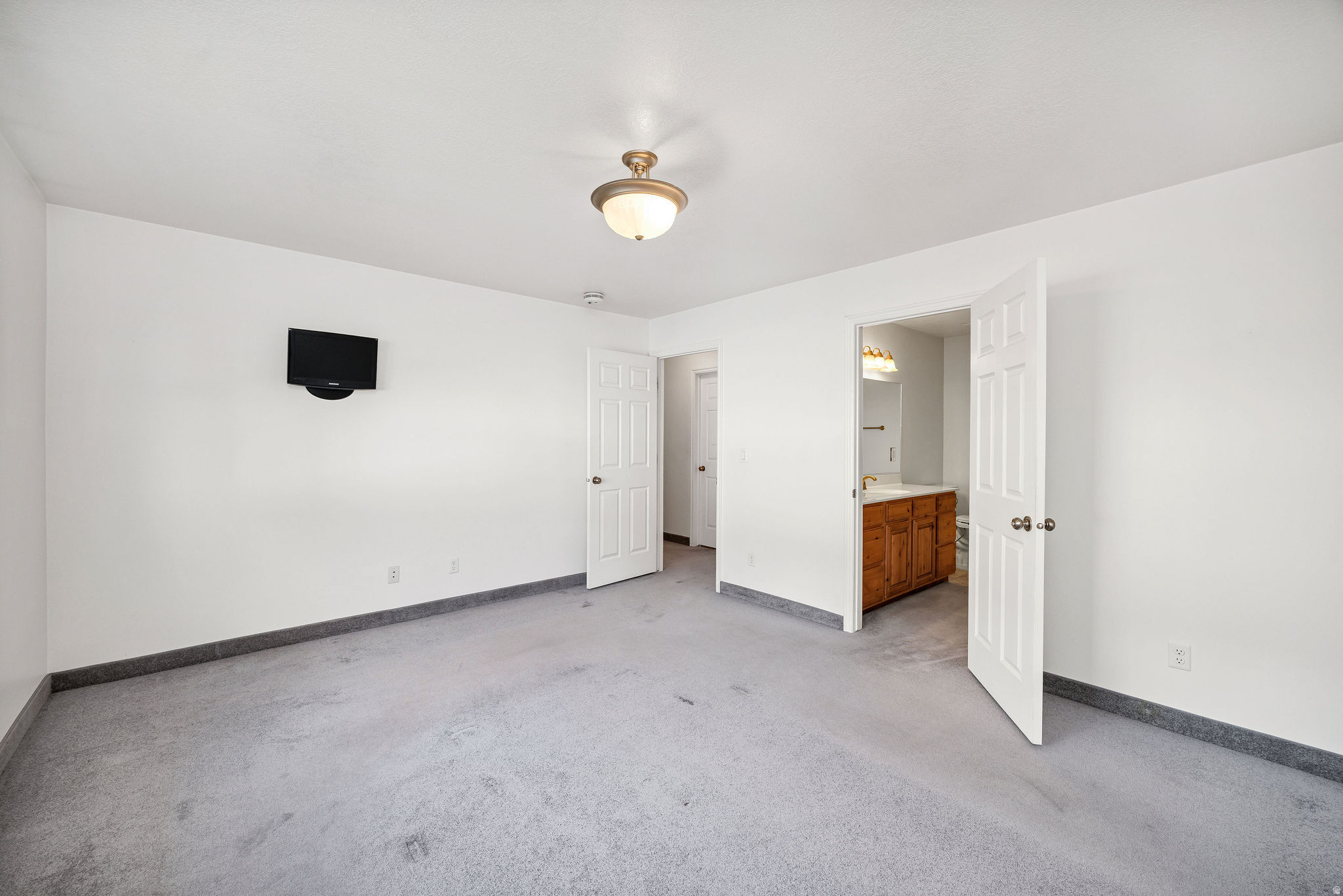 HYDE PARK WEST - HYDE PARK RETIREMENT COMMUNITY - Residential