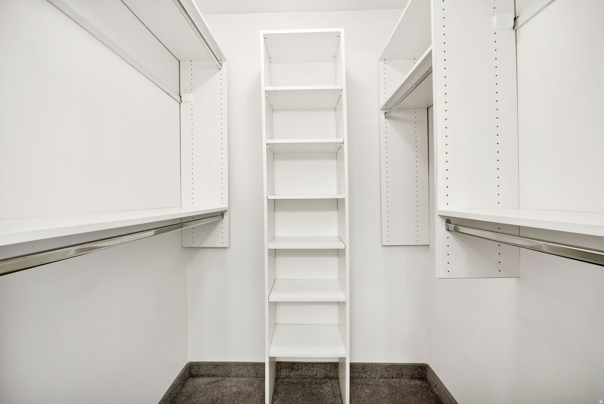 HYDE PARK WEST - HYDE PARK RETIREMENT COMMUNITY - Residential