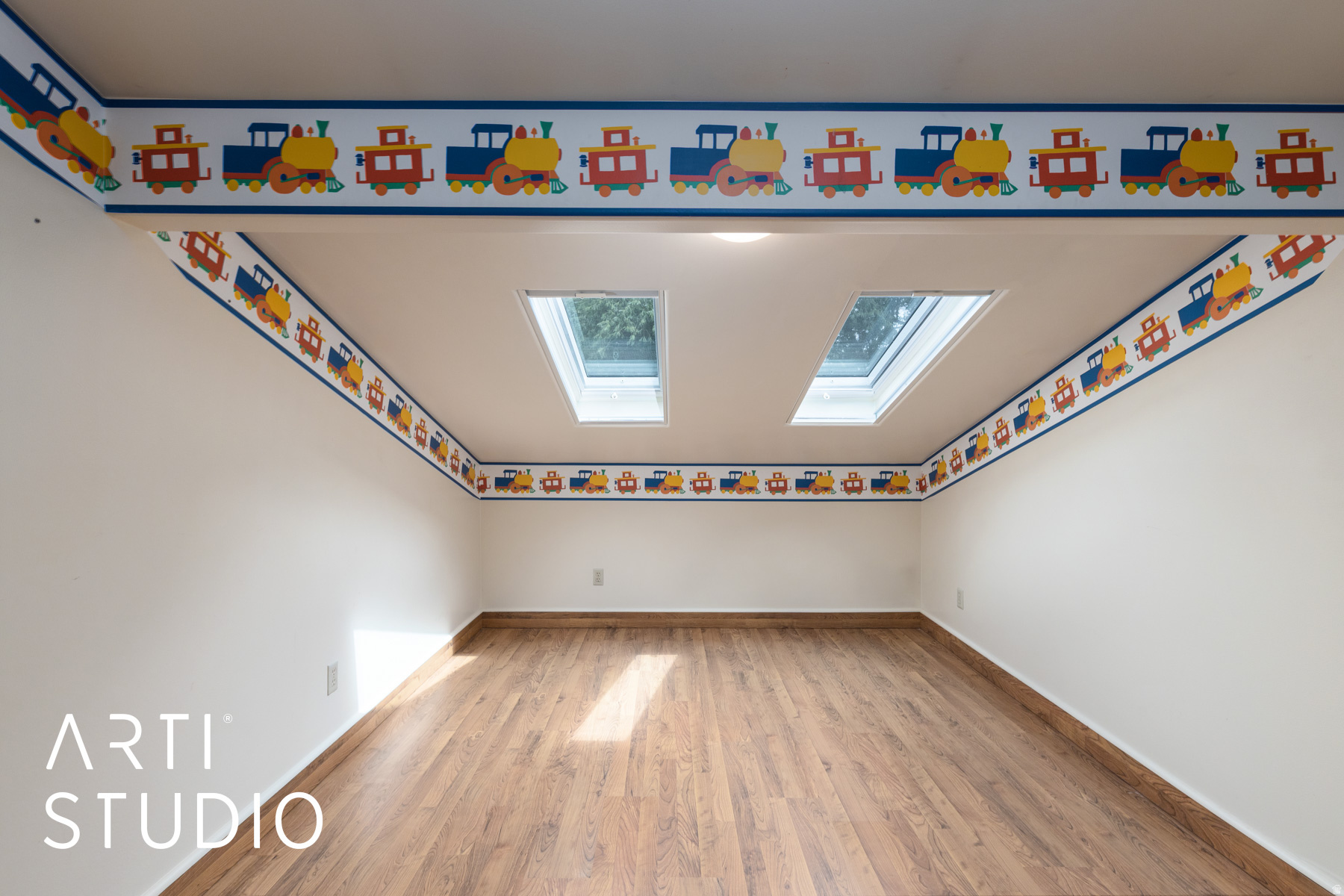 OAK CREEK - Residential Income