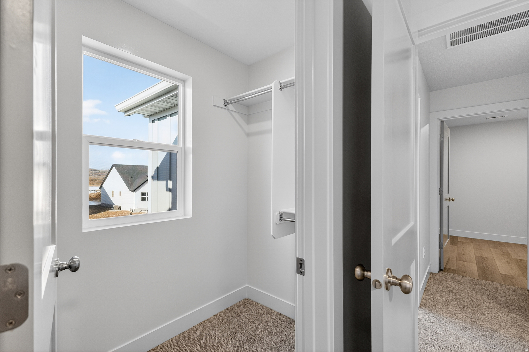 RIVERWOOD - Residential