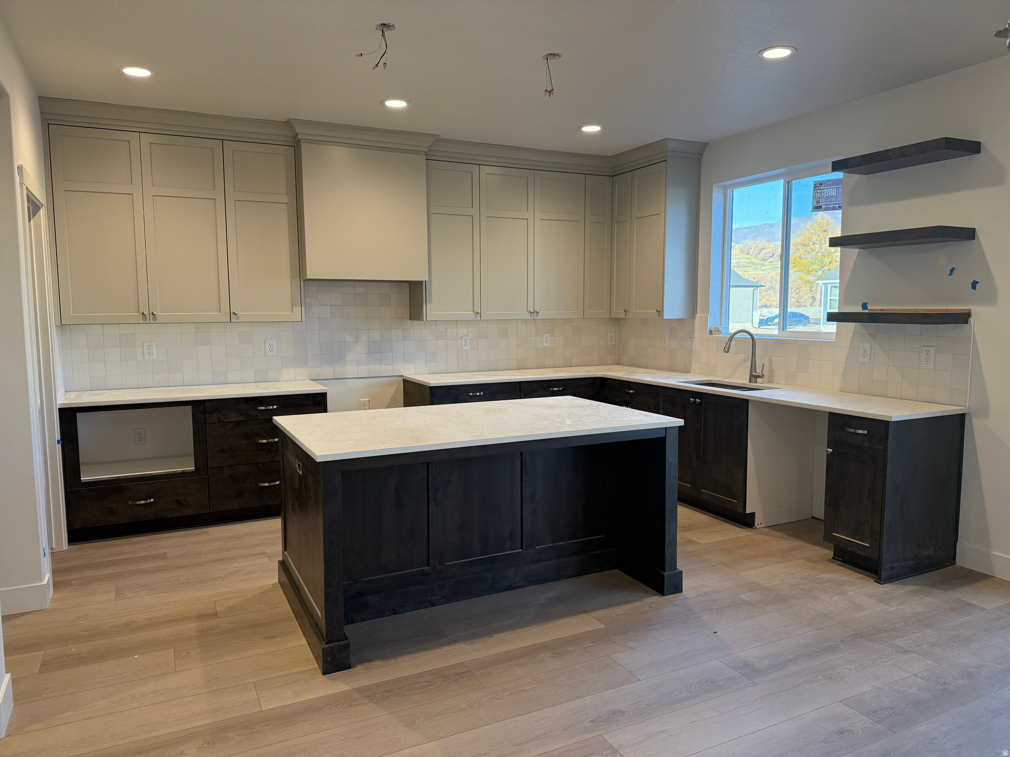 RIVERWOOD - Residential