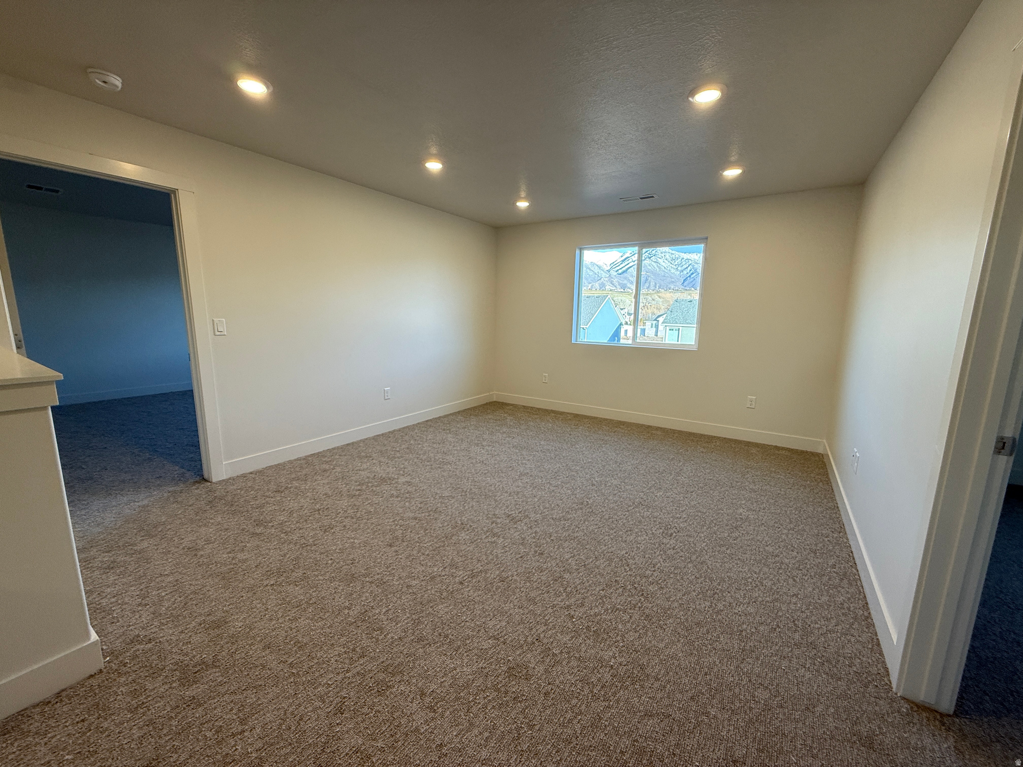 RIVERWOOD - Residential