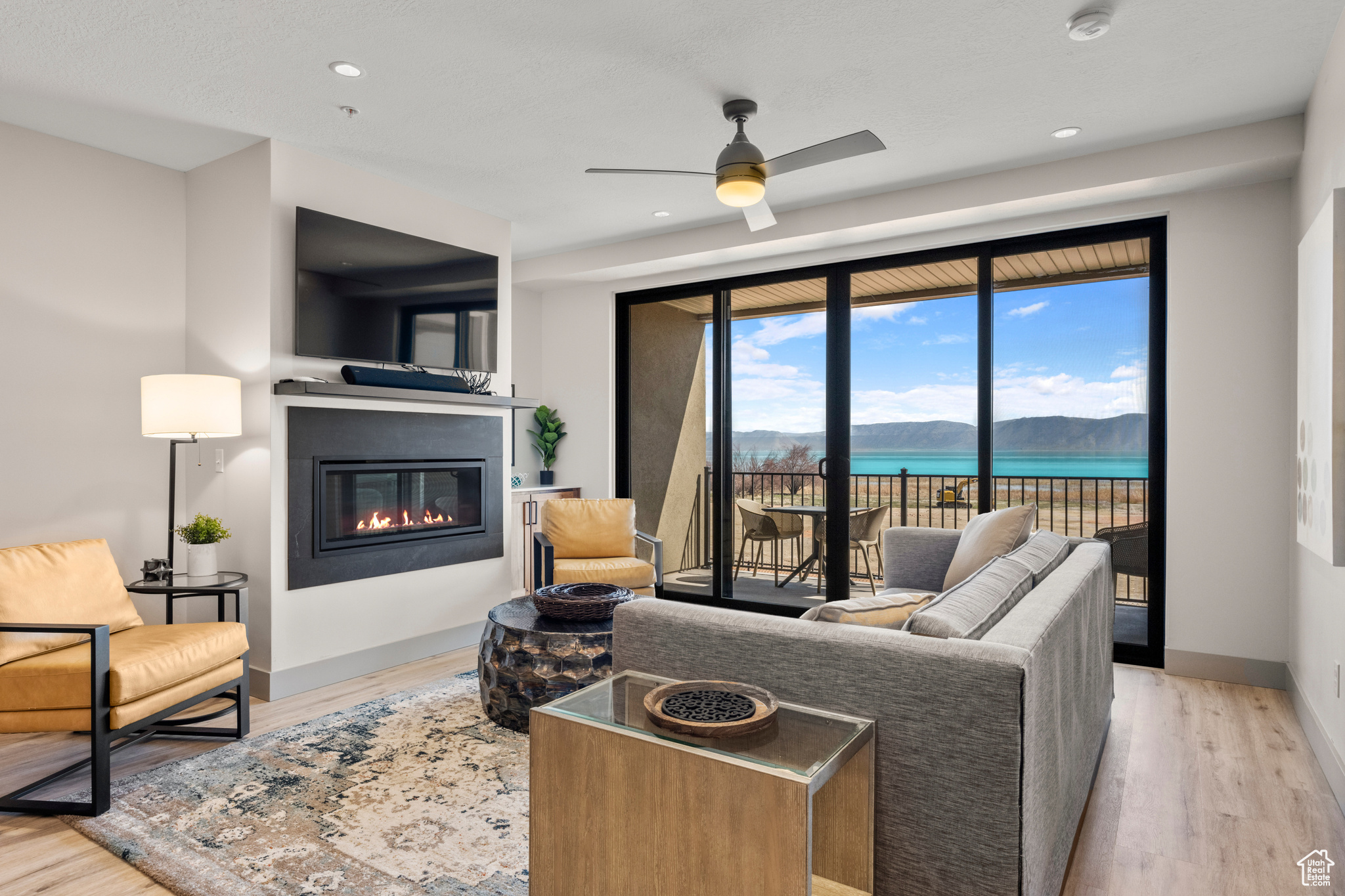 GARDEN CITY LAKE RESIDENCES - Residential