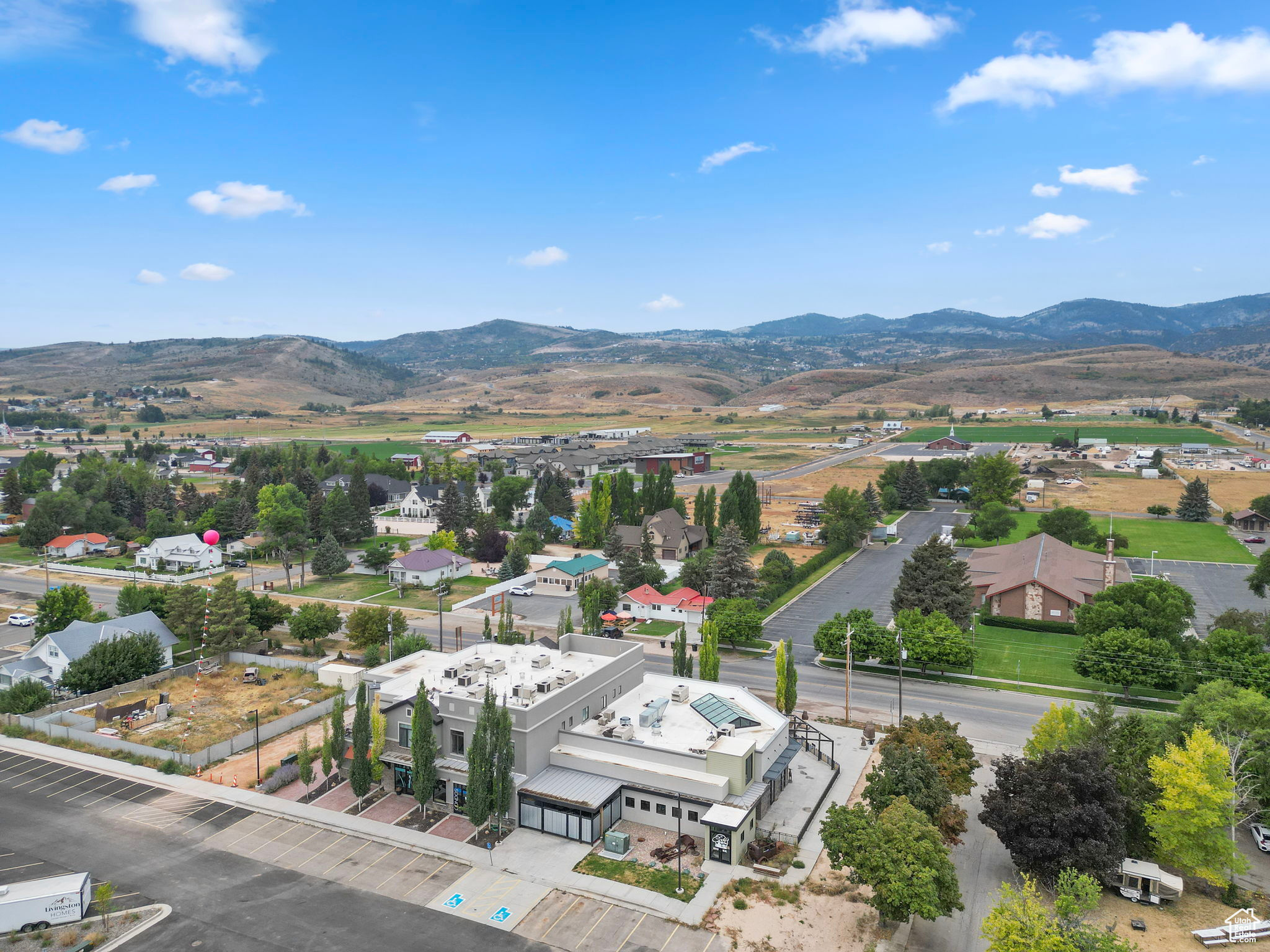 GARDEN CITY LAKE RESIDENCES - Residential