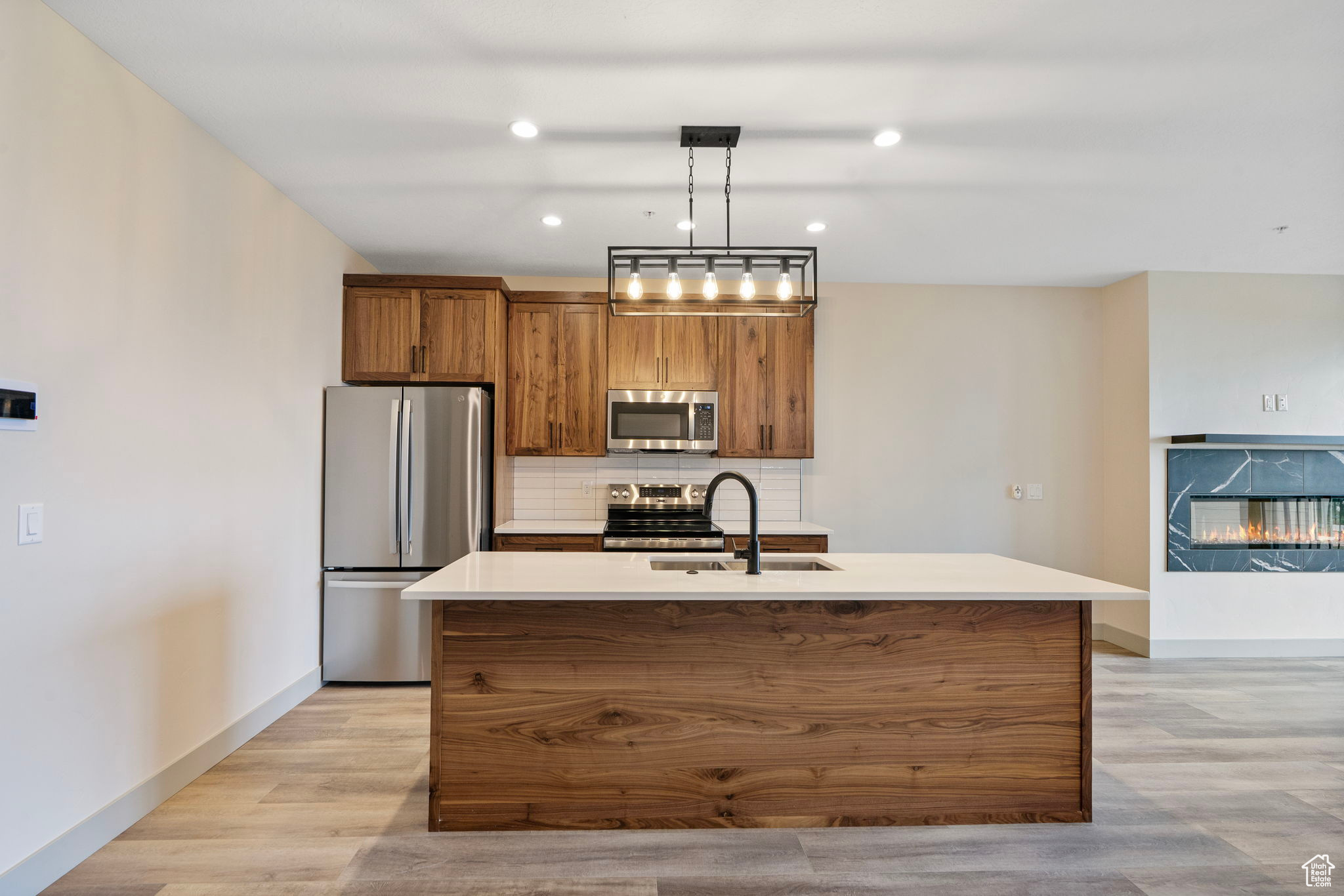 GARDEN CITY LAKE RESIDENCES - Residential