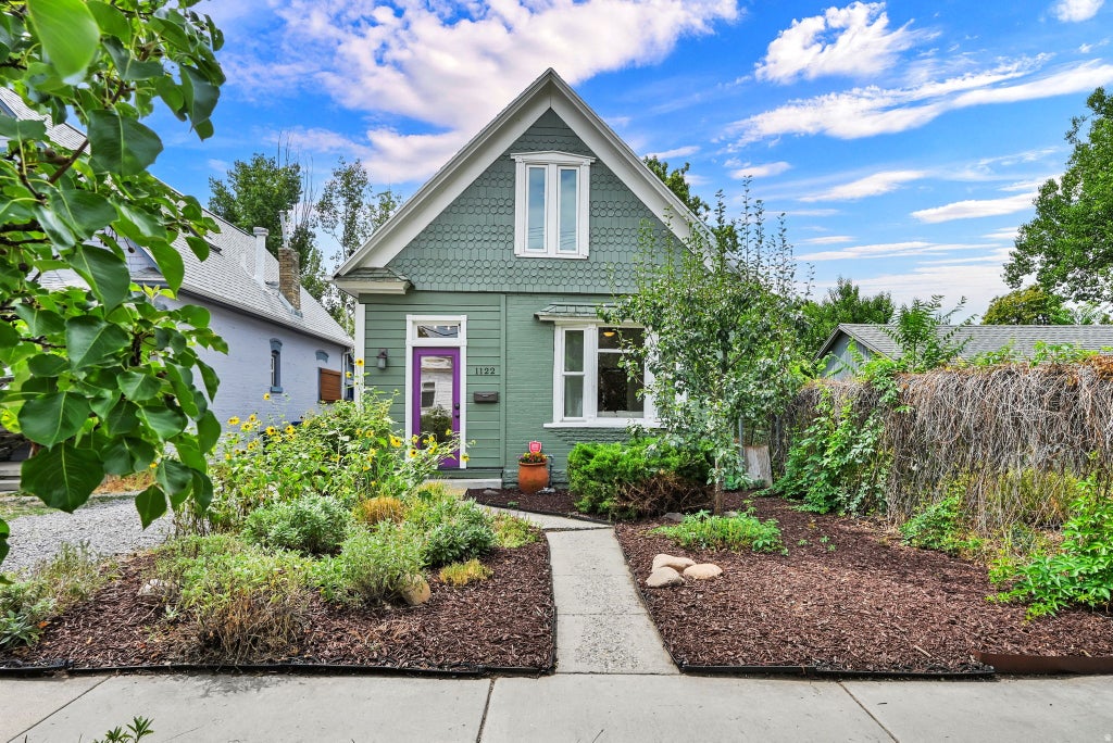 Photo of 1122 E BUENO AVE S, Salt Lake City, UT 84102 (MLS # 2178607)