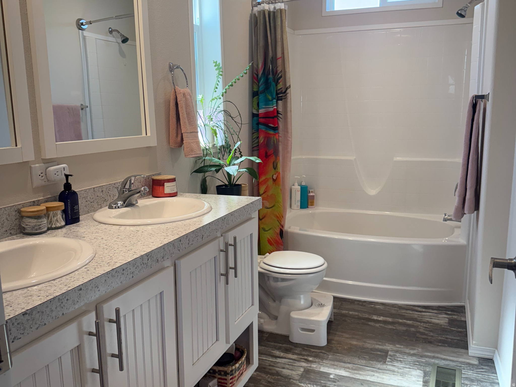 HILLVIEW VILLAGE - Residential