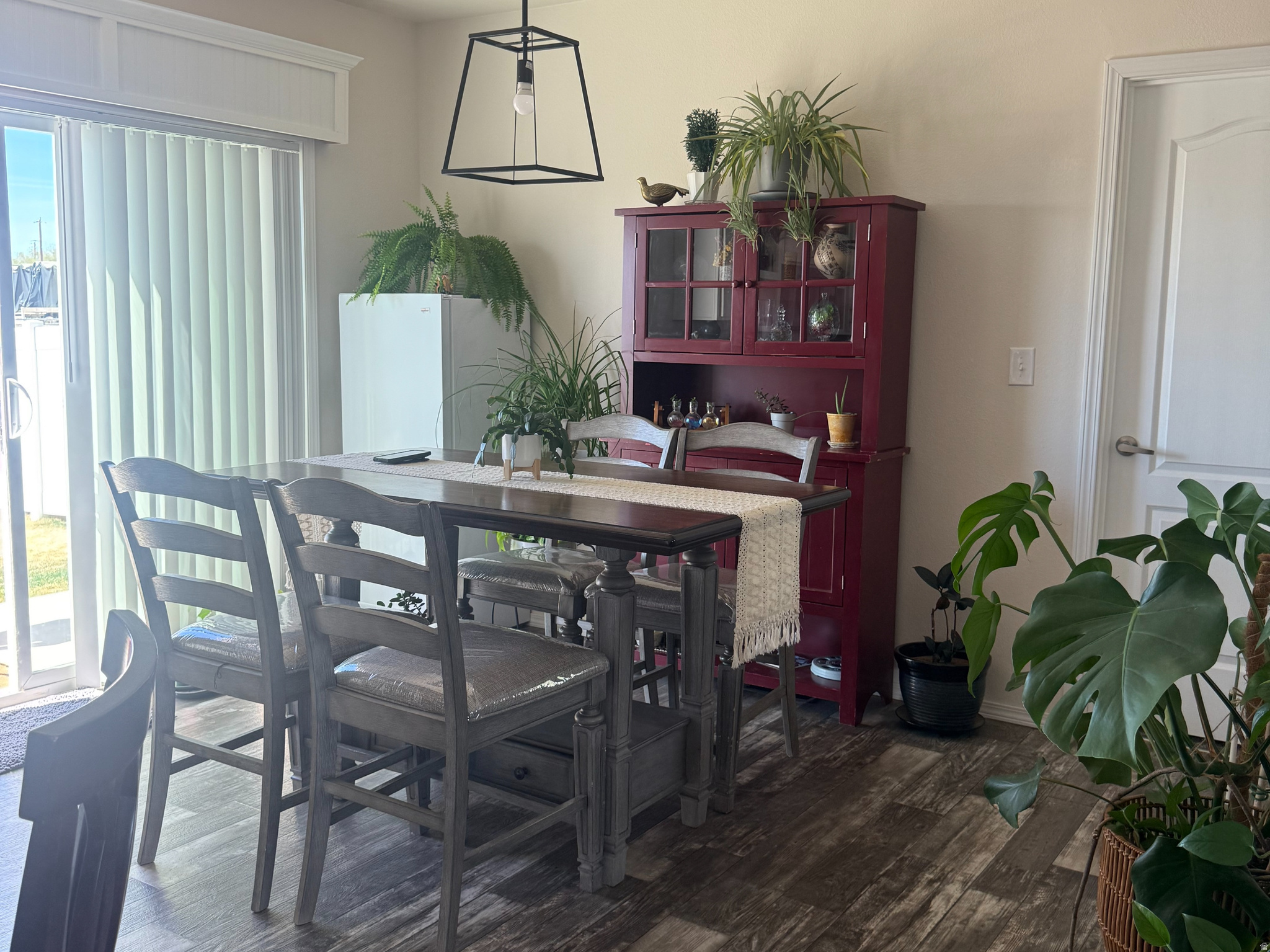 HILLVIEW VILLAGE - Residential