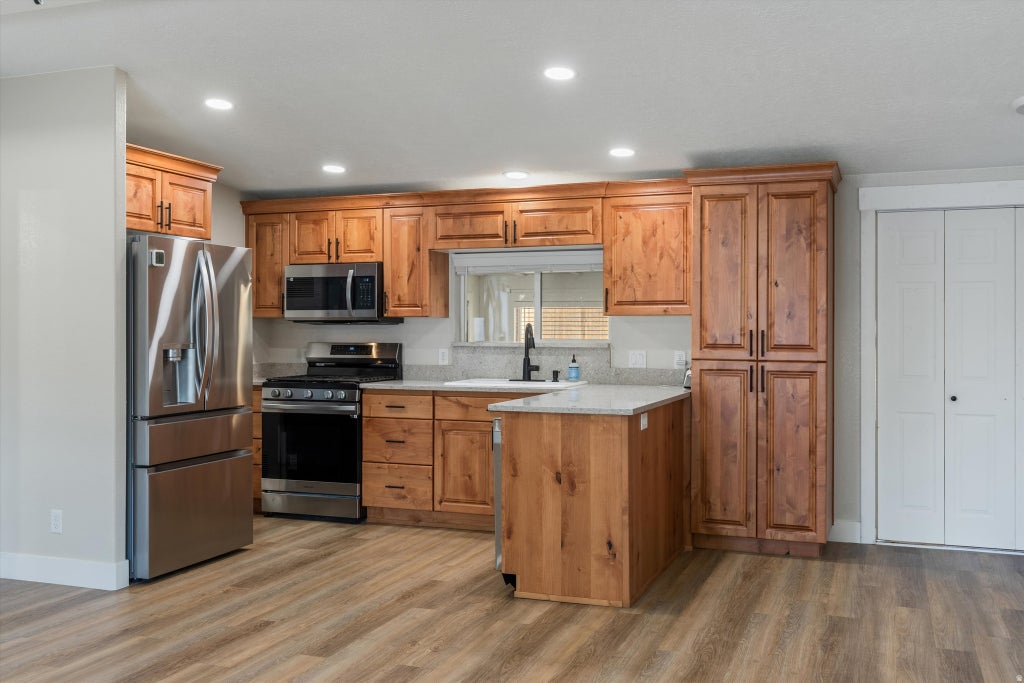 Photo of 117 N 3850 W, Hurricane, UT 84737 (MLS # 2186341)