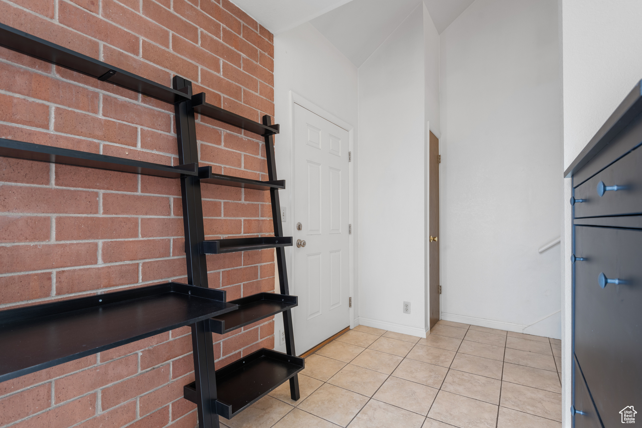 ESSEX COURT CONDM - Residential