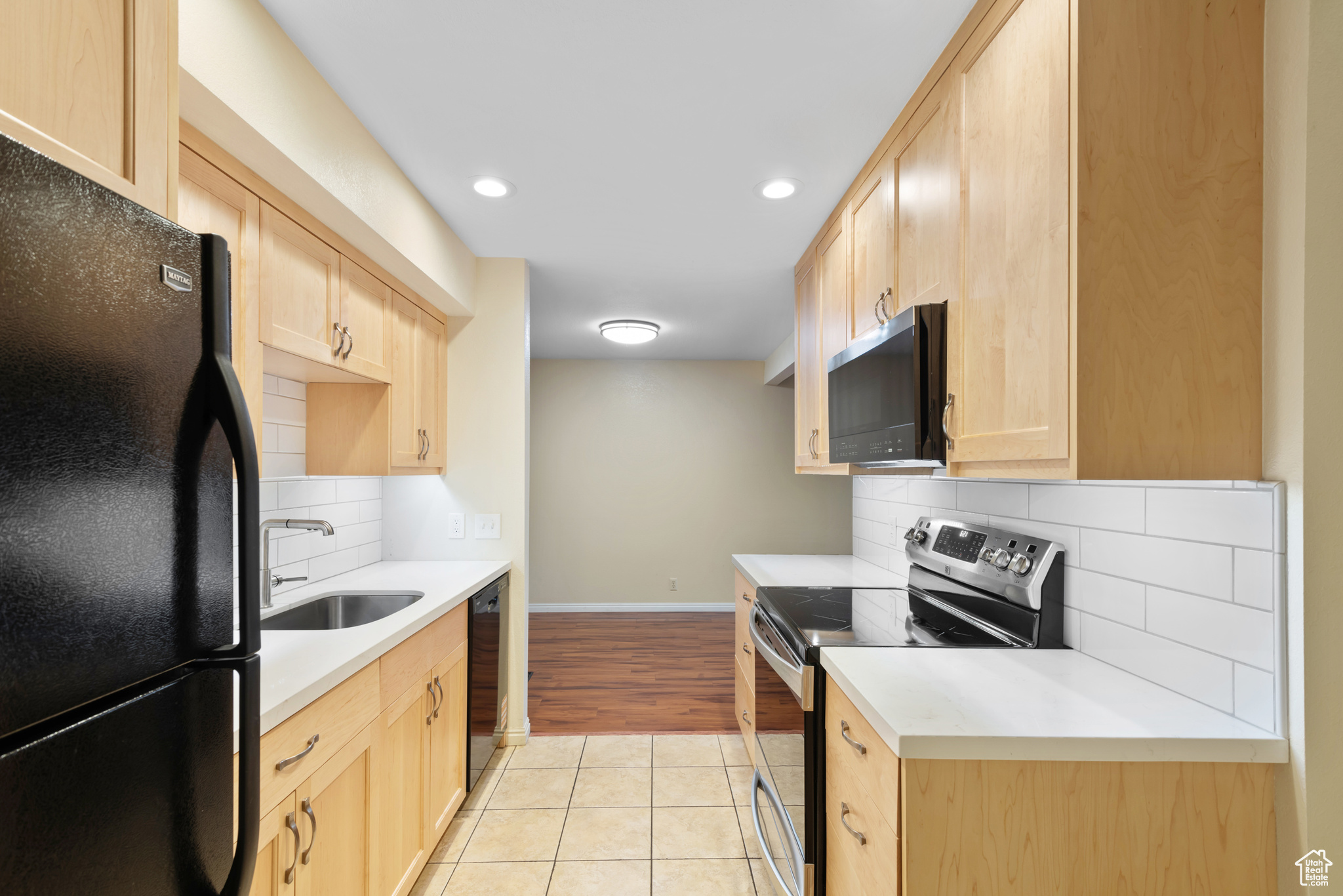 ESSEX COURT CONDM - Residential