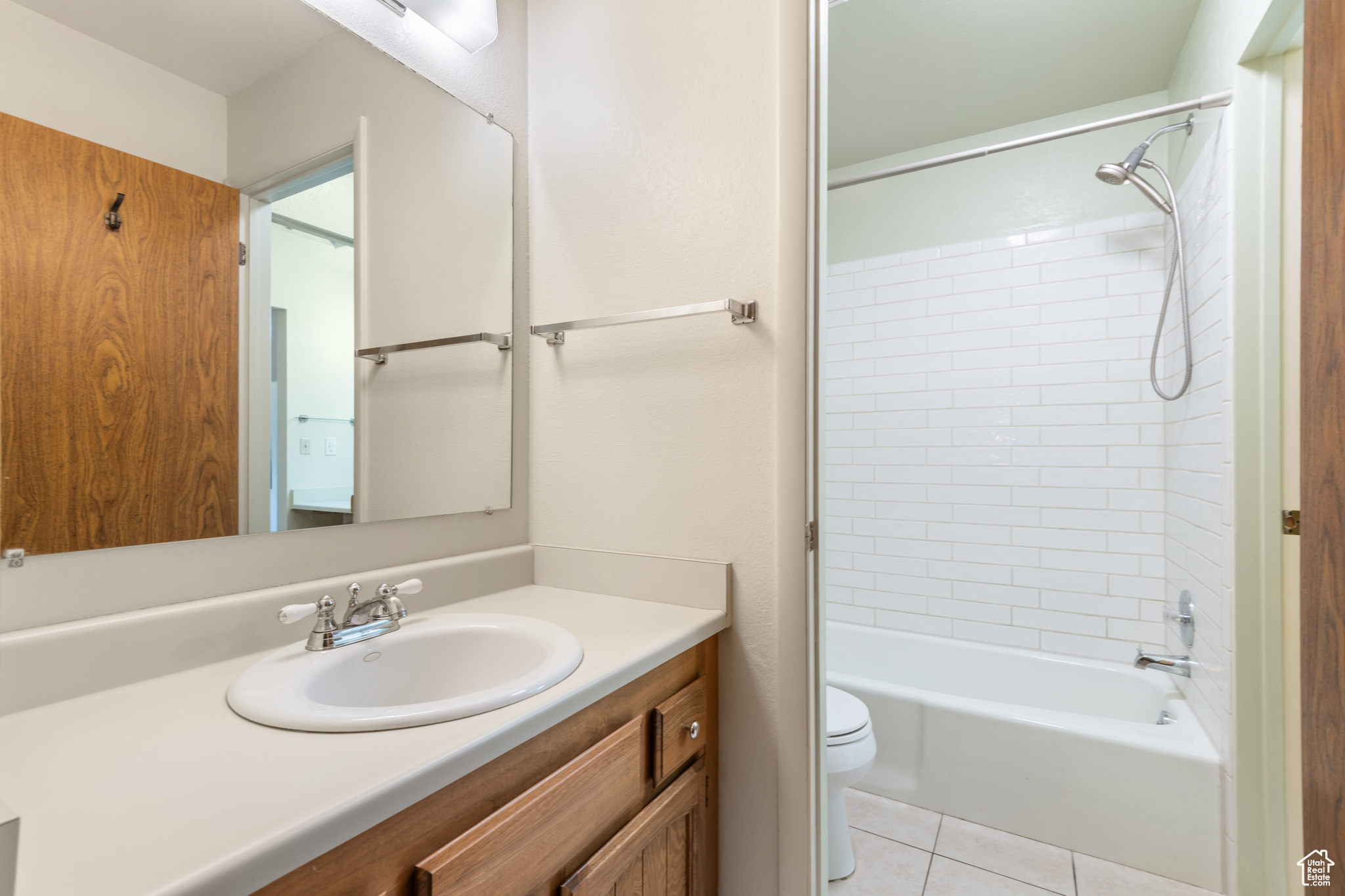 ESSEX COURT CONDM - Residential