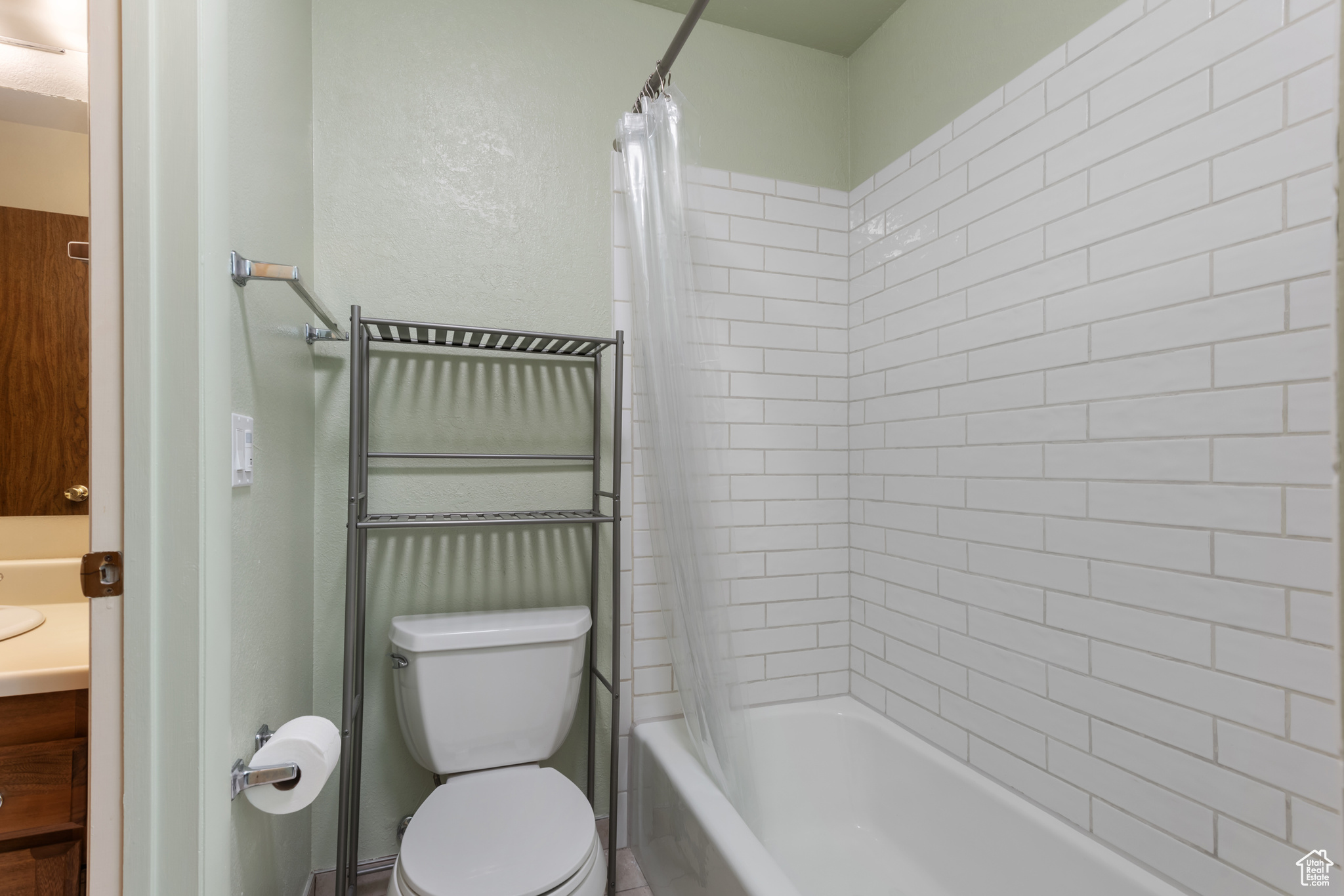 ESSEX COURT CONDM - Residential