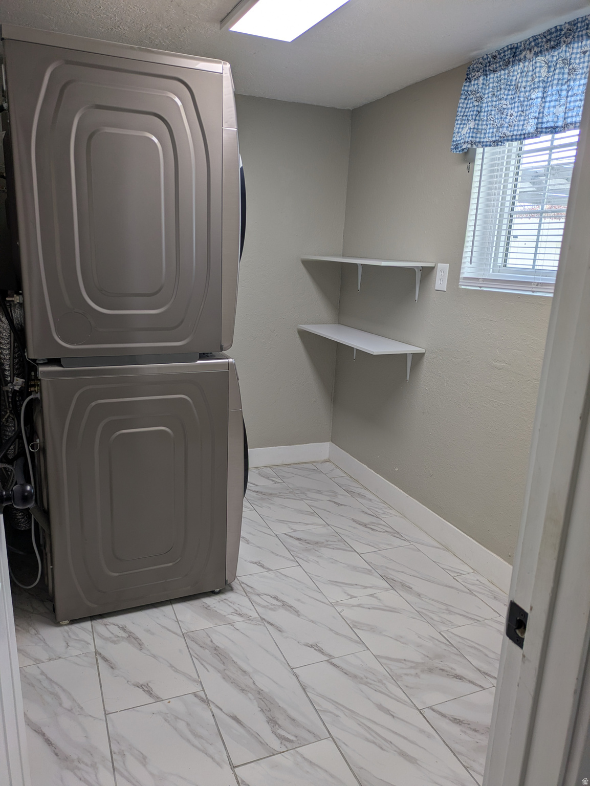 EPHRAIM - Residential