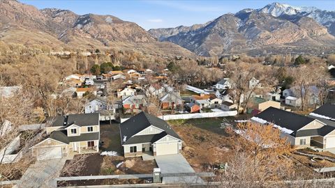 Tiny photo for 1038 LIBERTY COTTAGES CT, Ogden, UT 84404 (MLS # 2132599)