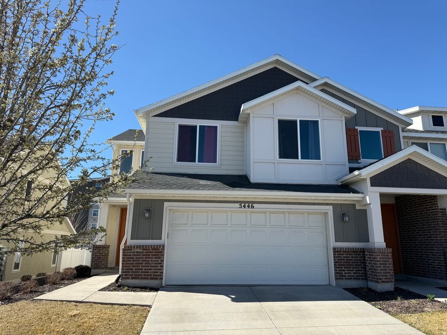 Welcome to this beautifully maintained townhome in the heart of Herriman! Built in 2018, this modern residence offers a perfect blend of style, comfort, and convenience. The open-concept living space features a well-appointed kitchen complete with granite countertops, stainless steel appliances, and ample cabinetry-ideal for both everyday living and entertaining.  Upstairs, you'll find spacious bedrooms, including a primary suite with a generous walk-in closet providing plenty of storage. Thoughtfully designed with contemporary finishes throughout, this home offers low-maintenance living.  Conveniently located near parks, shopping, dining, and outdoor recreation, this townhome is a fantastic opportunity you won't want to miss!