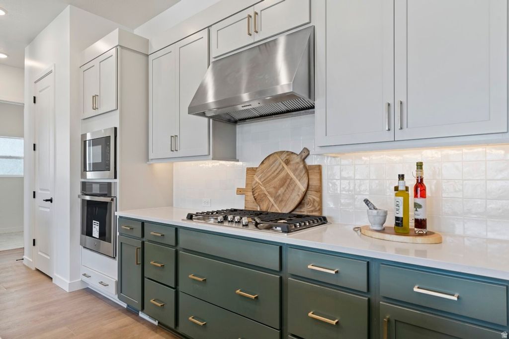 Photo of 1232 E AMARYLLIS WAY, Layton, UT 84040 (MLS # 2163420)
