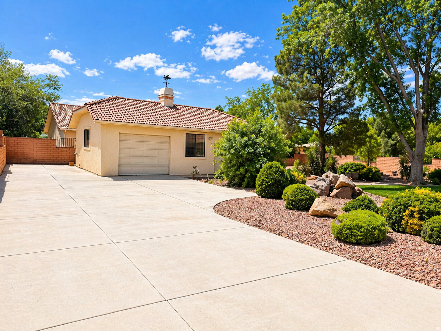 BLOOMINGTON RANCHES 6 AMD - Residential