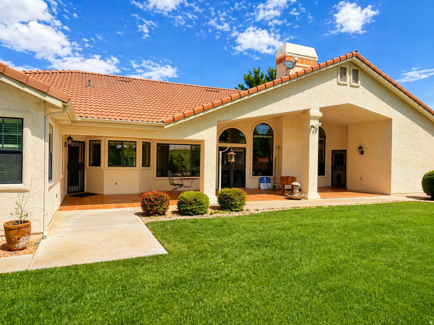 BLOOMINGTON RANCHES 6 AMD - Residential