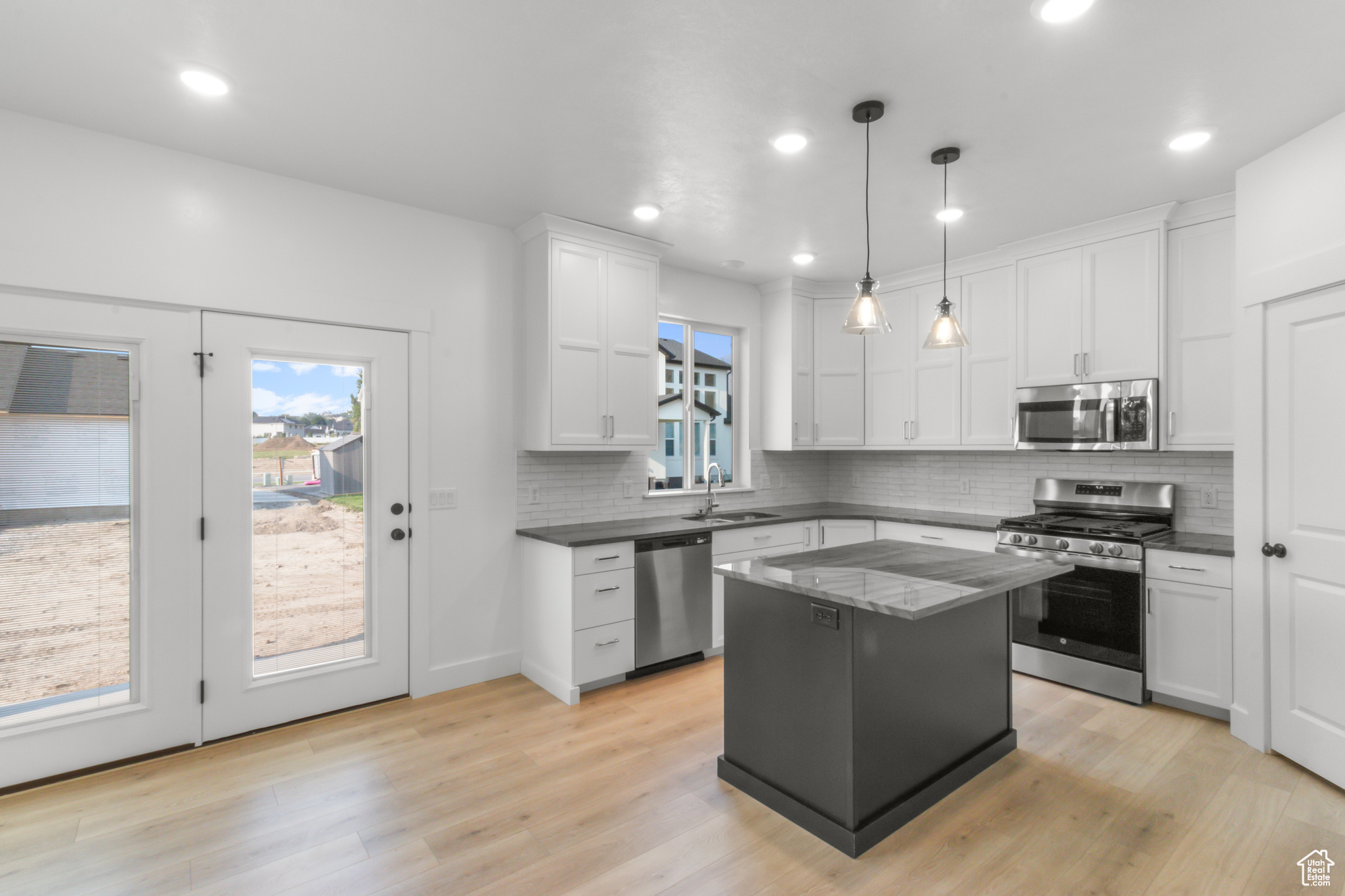 RIVER'S EDGE - Residential
