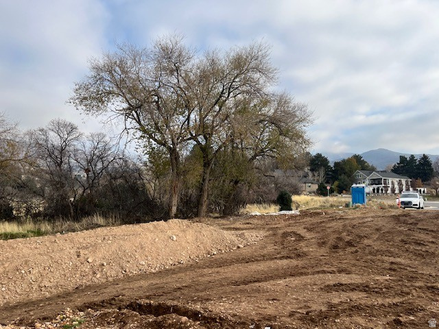 CREEK SIDE VIEWS - Land