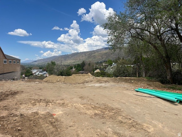 CREEK SIDE VIEWS - Land