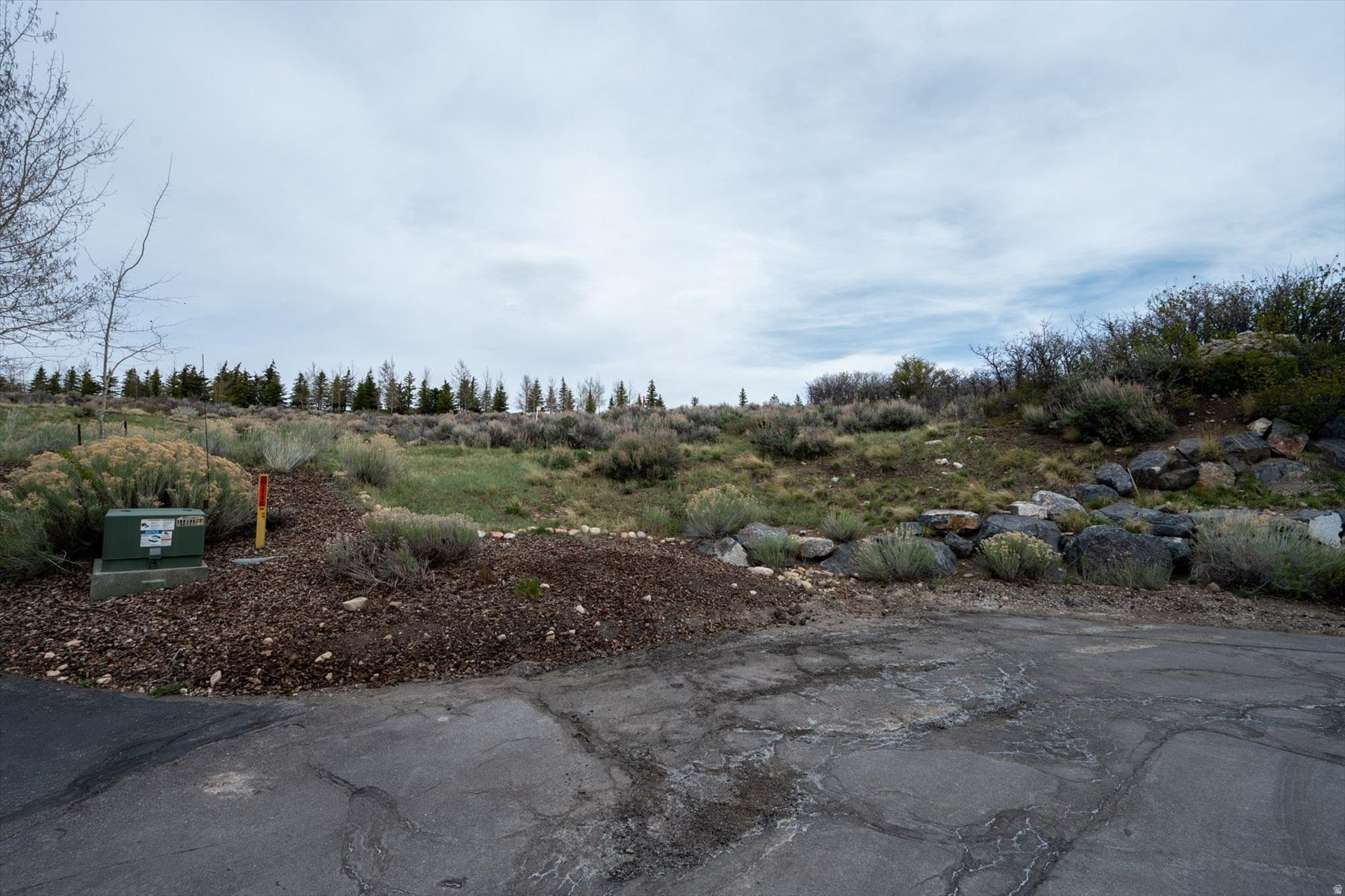 DEER CROSSING SUBDIVISION - Land