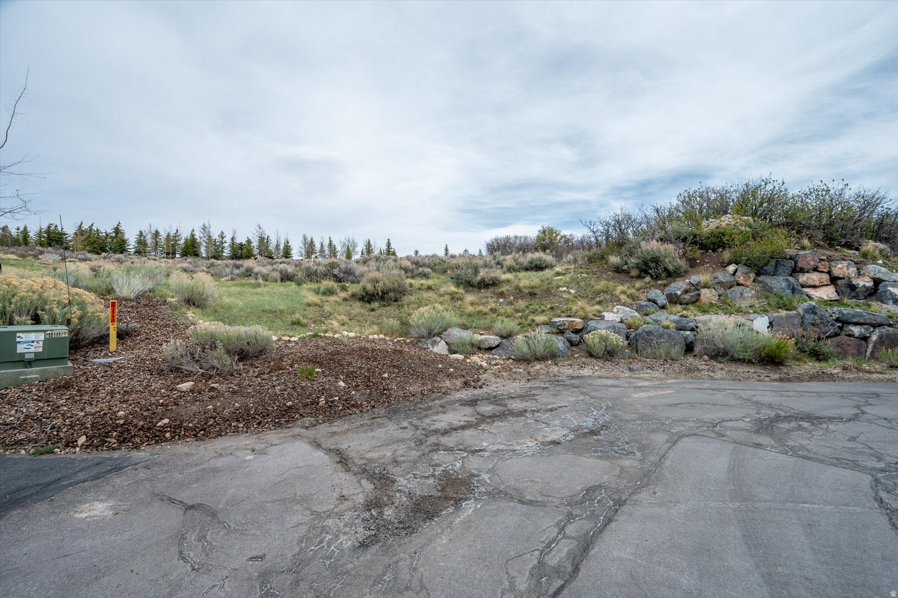 DEER CROSSING SUBDIVISION - Land