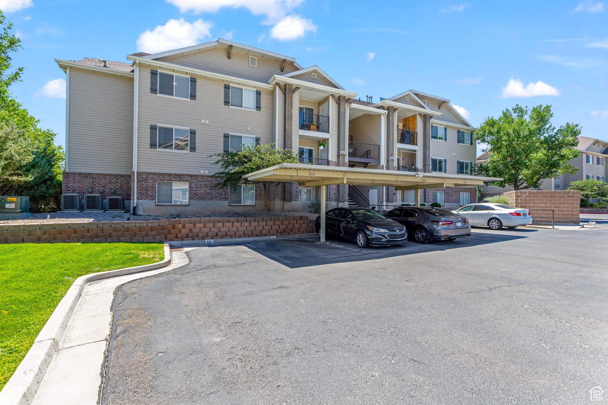 WILLOW SPRINGS - Residential