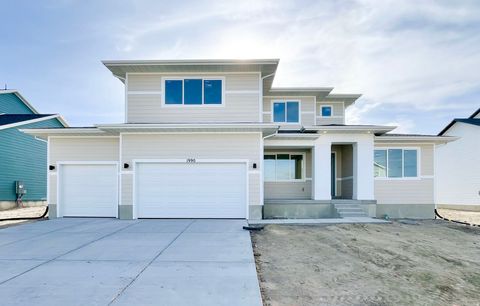 Photo of 1990 E HUMMINGBIRD DR #4097, Eagle Mountain, UT 84005 (MLS # 2114047)