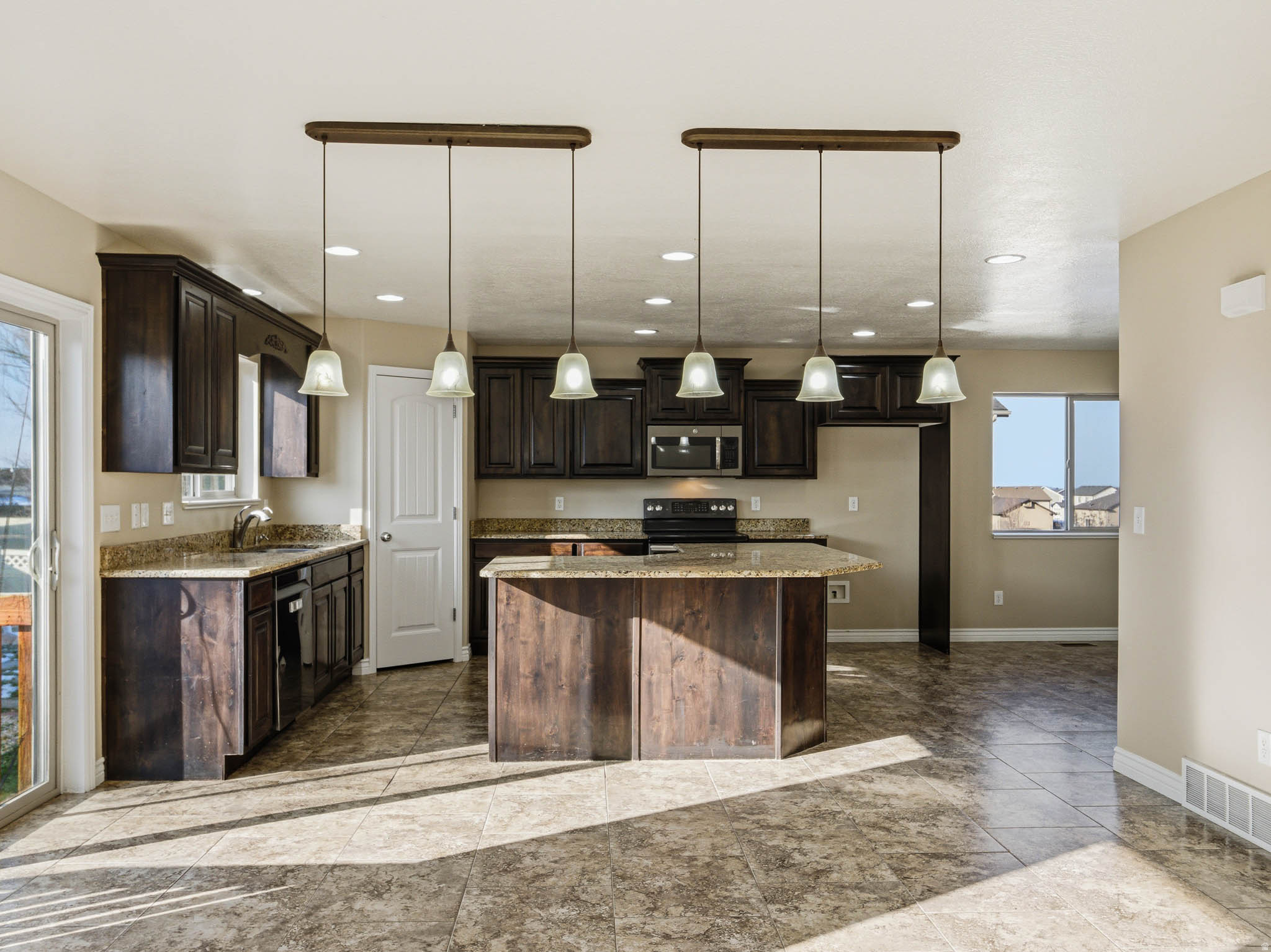 HIDDEN WILLOW ESTATES - Residential