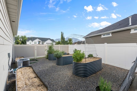 Tiny photo for 886 S RIVER RIDGE LN, Spanish Fork, UT 84660 (MLS # 2186401)