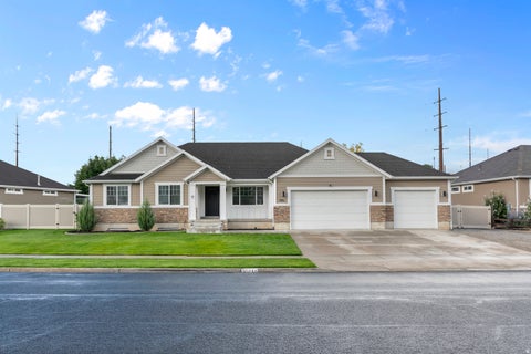 Photo of 886 S RIVER RIDGE LN, Spanish Fork, UT 84660 (MLS # 2186401)
