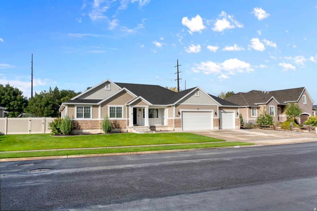 Photo of 886 S RIVER RIDGE LN, Spanish Fork, UT 84660 (MLS # 2186401)