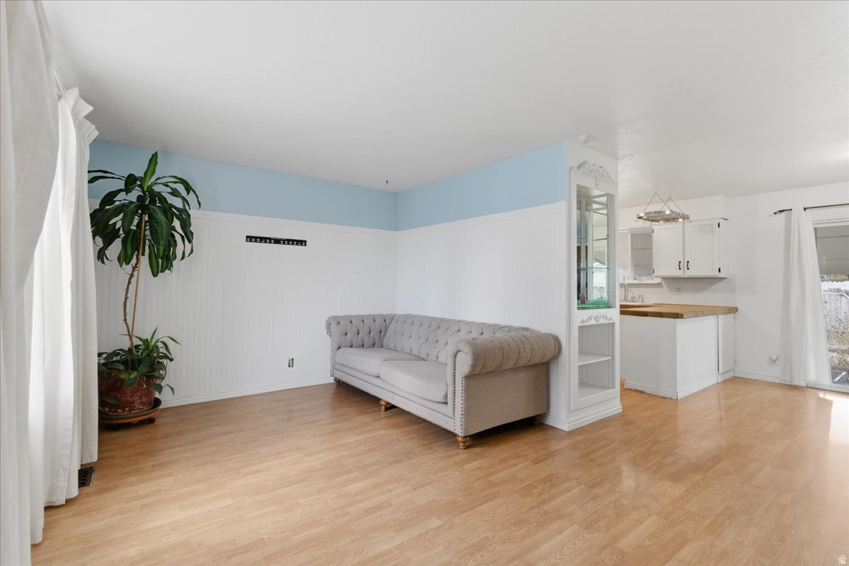 CRYSTAL HILL - Residential